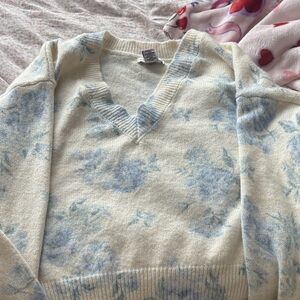 Sincerely Jules Cream and Blue Floral V-Neck Sweater